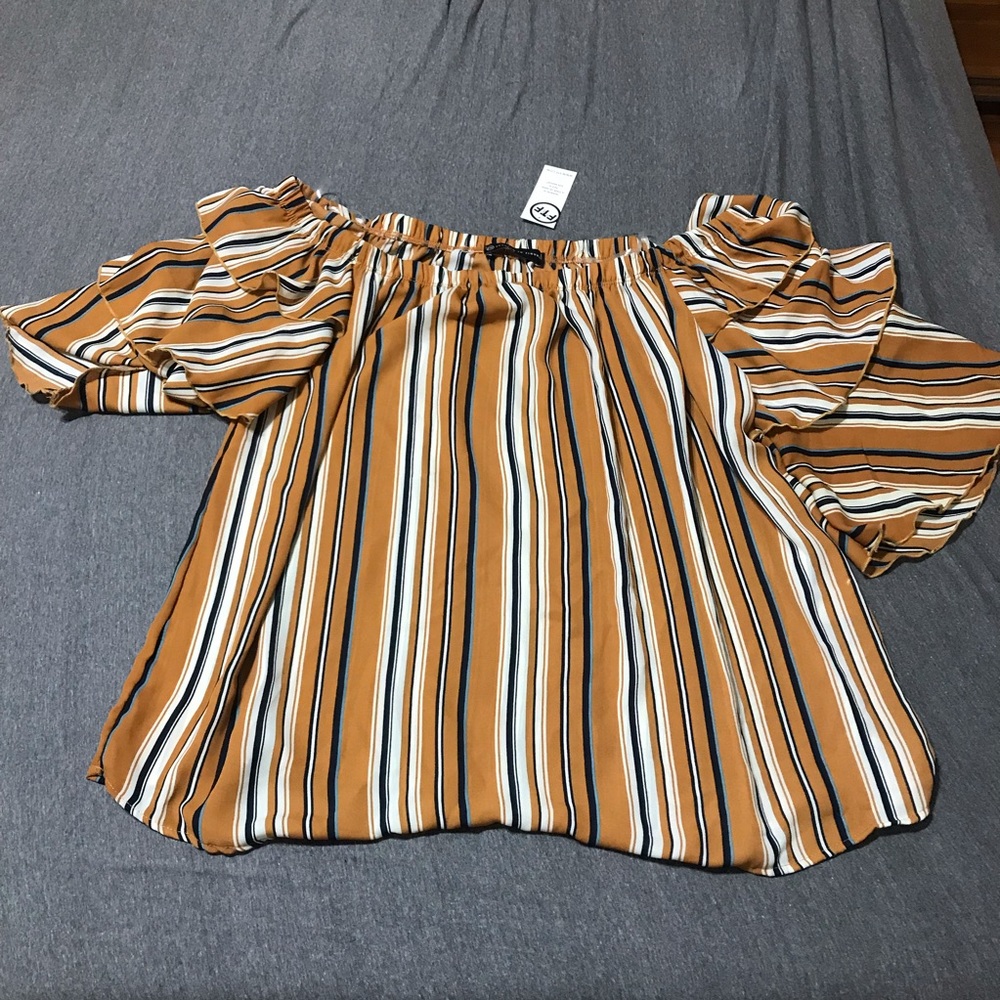 NWT fashion to figure off shoulder striped top